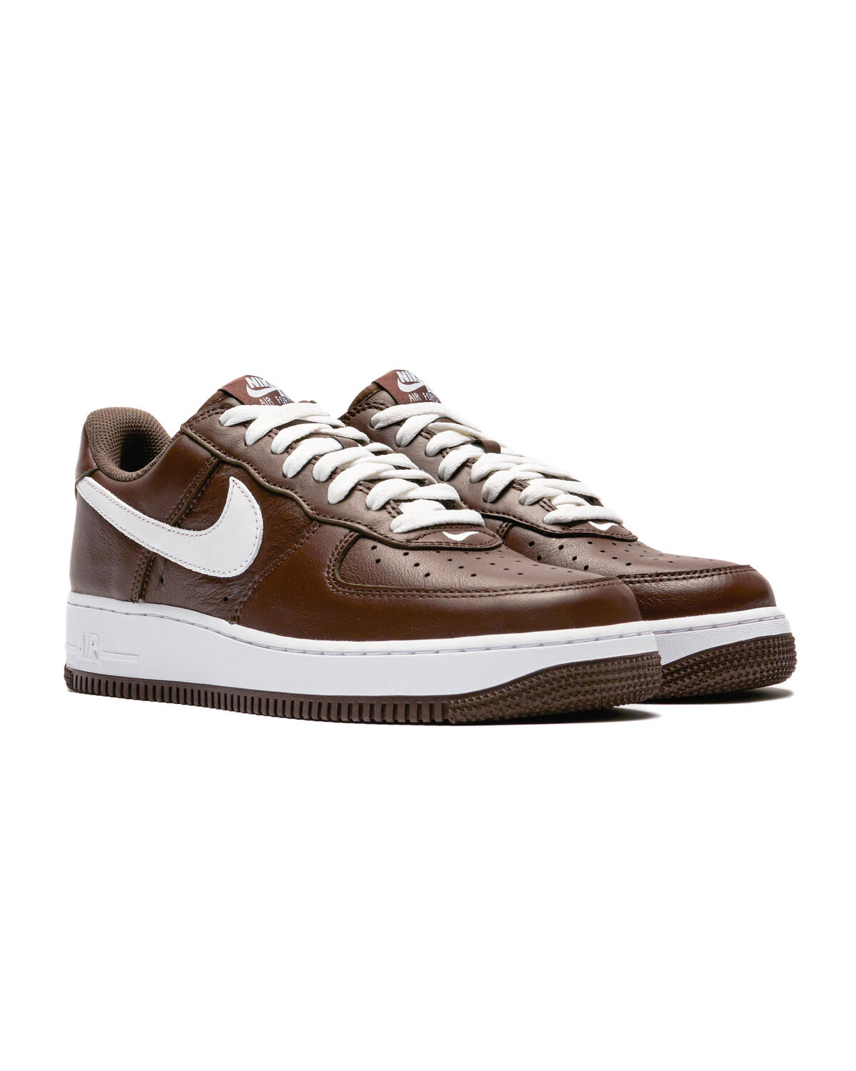 安い販アイテム NIKE AIR FORCE1 chocolate 25.5 - 靴/シューズ